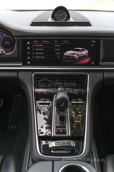 Porsche Panamera 4 E-HYBRID Platinum
