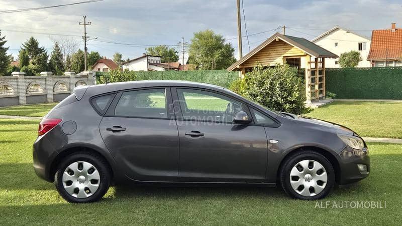 Opel Astra J 1.7 cdti