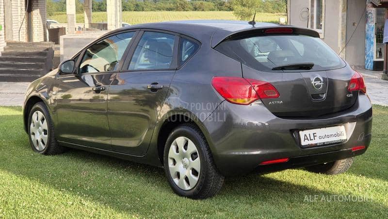 Opel Astra J 1.7 cdti