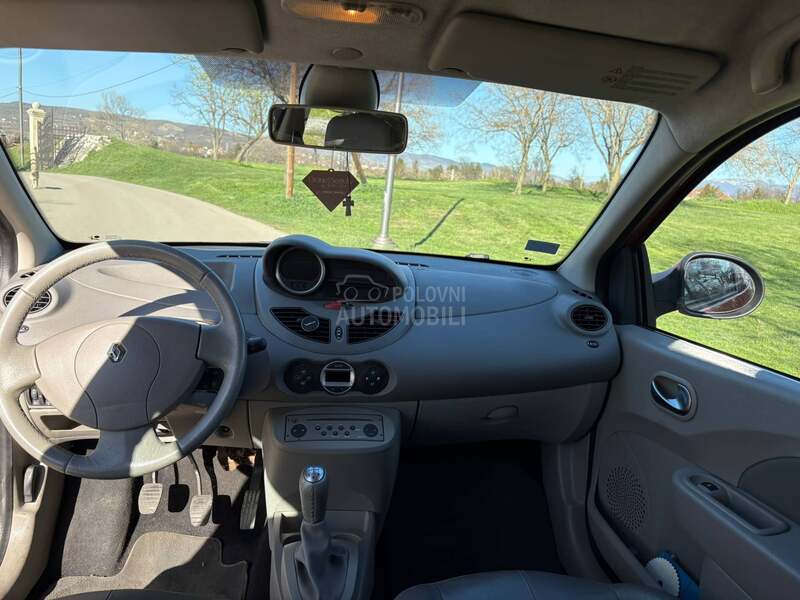 Renault Twingo initiale Paris