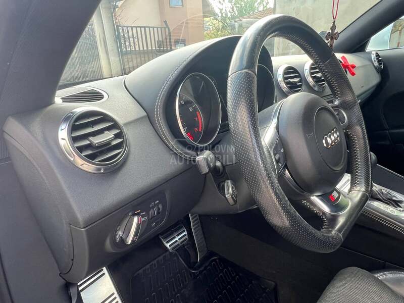 Audi TT 