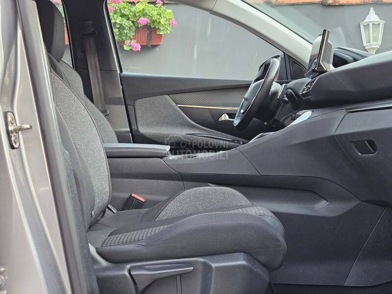 Peugeot 3008 1.5 BlueHDi Restyle