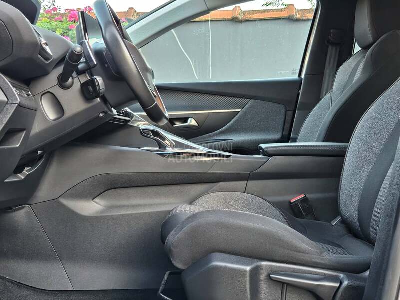 Peugeot 3008 1.5 BlueHDi Restyle