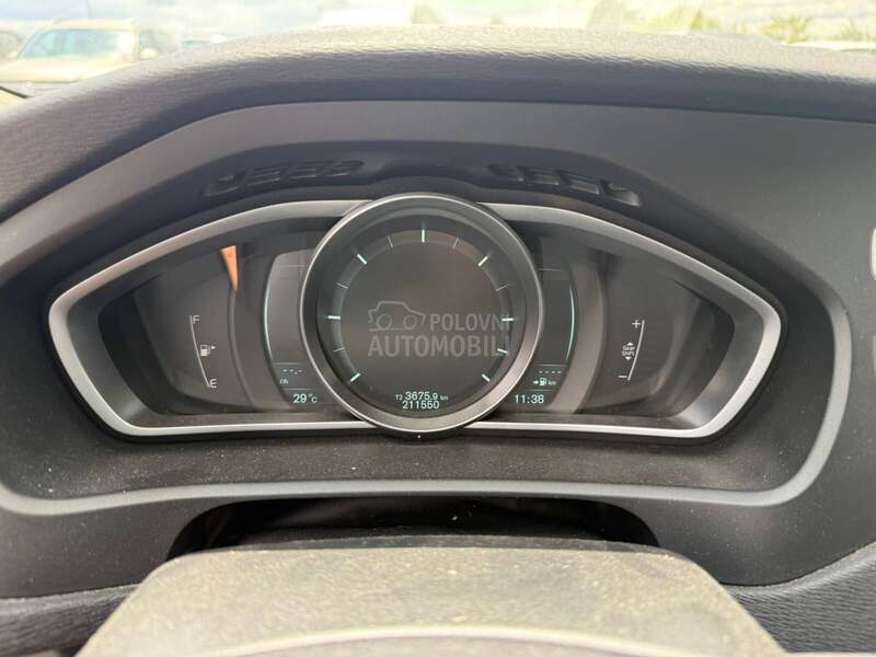 Volvo V40 1,6 D2