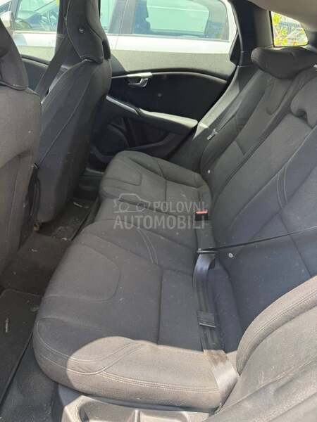 Volvo V40 1,6 D2