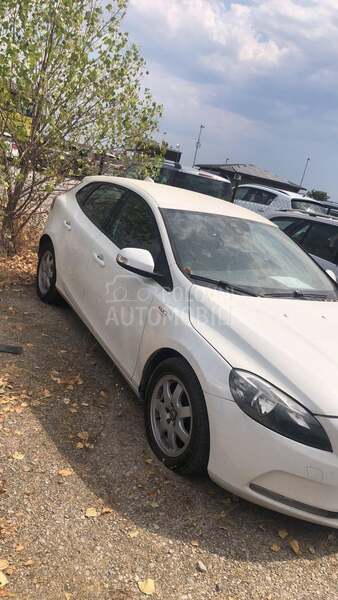 Volvo V40 1,6 D2