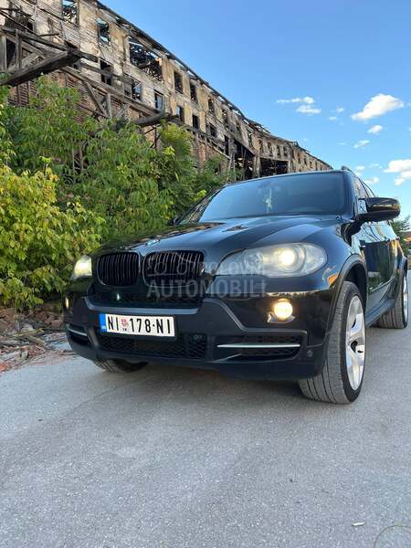 BMW X5 4.8i V8