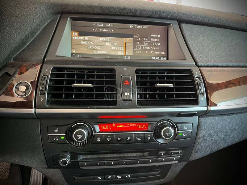 BMW X5 4.8i V8