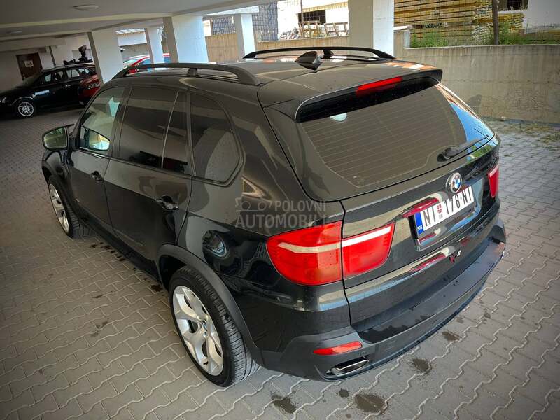 BMW X5 4.8i V8