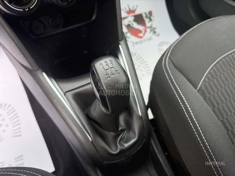 Peugeot 208 1.2 B