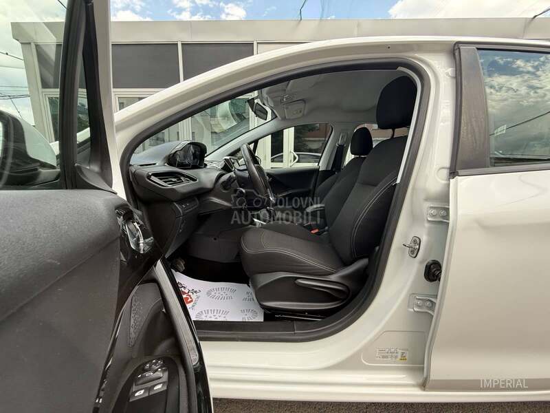 Peugeot 208 1.2 B