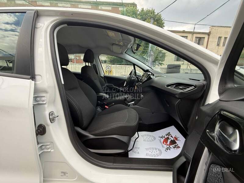 Peugeot 208 1.2 B