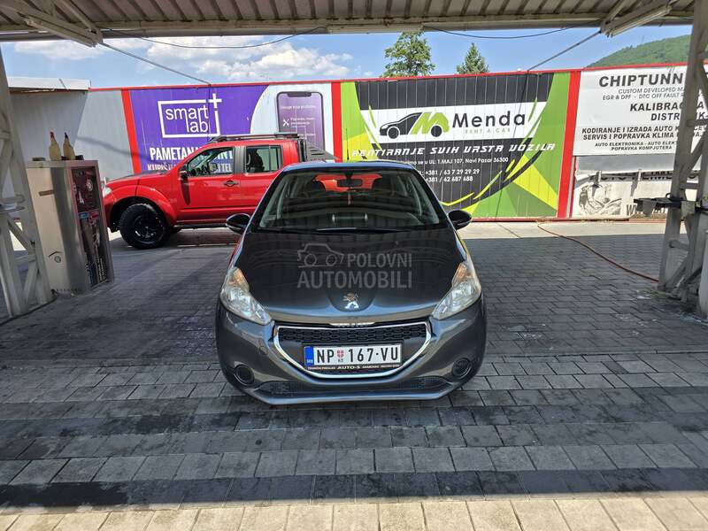 Peugeot 208 