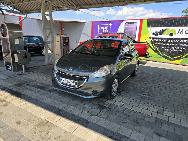 Peugeot 208 