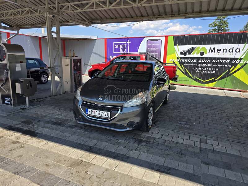 Peugeot 208 