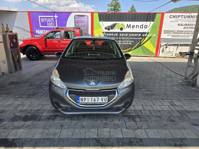 Peugeot 208 