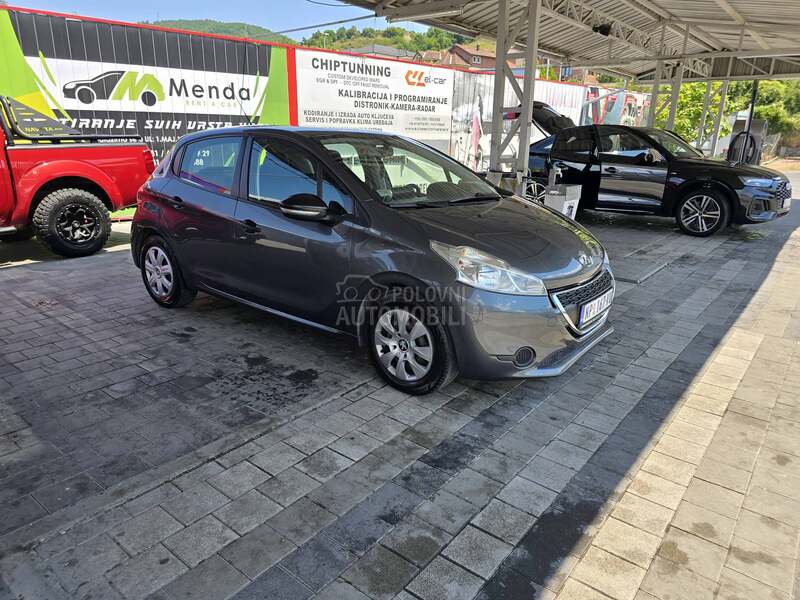Peugeot 208 