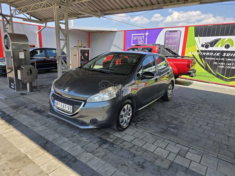 Peugeot 208 