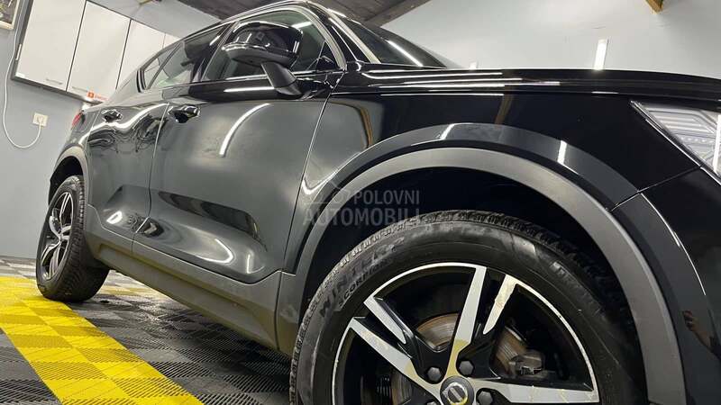 Volvo XC40 R DESIGN BLACK