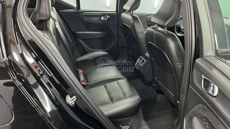 Volvo XC40 R DESIGN BLACK