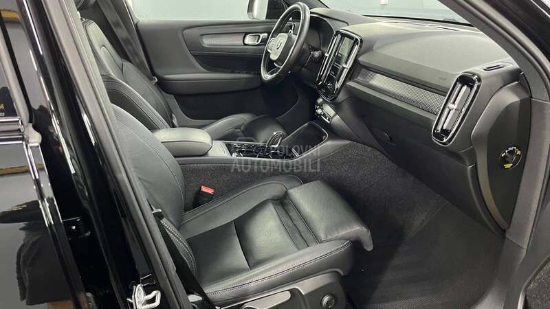 Volvo XC40 R DESIGN BLACK