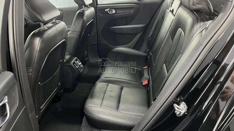 Volvo XC40 R DESIGN BLACK