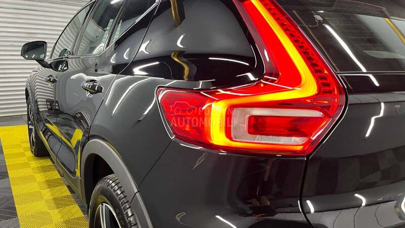 Volvo XC40 R DESIGN BLACK