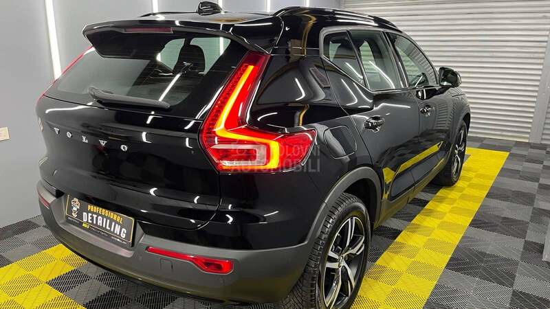 Volvo XC40 R DESIGN BLACK