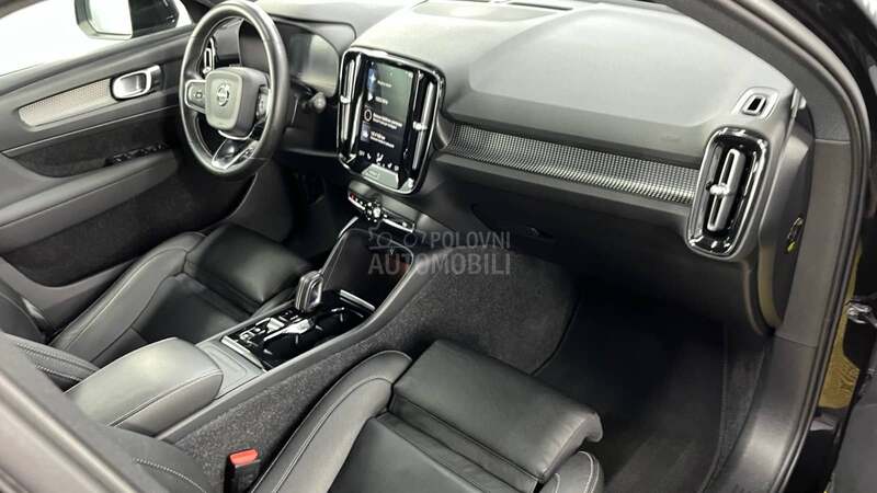 Volvo XC40 R DESIGN BLACK