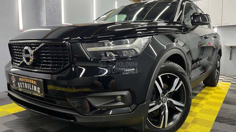 Volvo XC40 R DESIGN BLACK