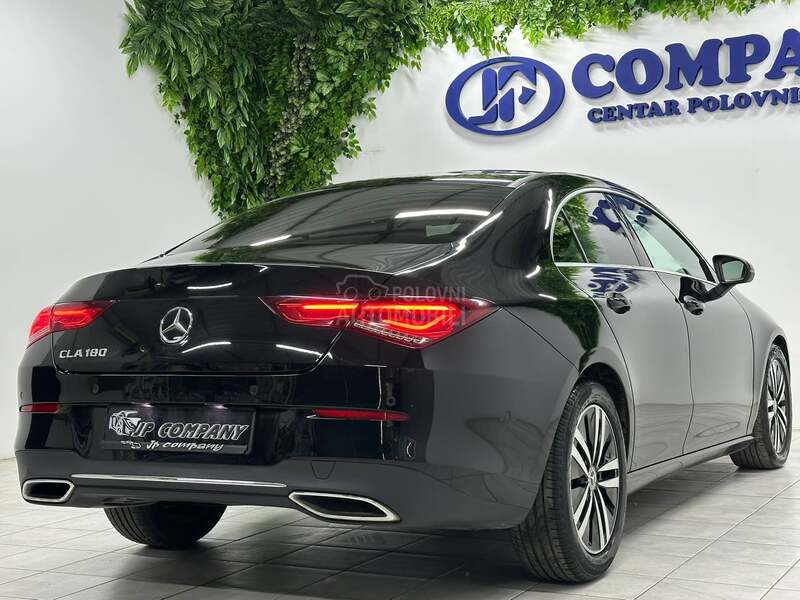 Mercedes Benz CLA 180 AMB AUT