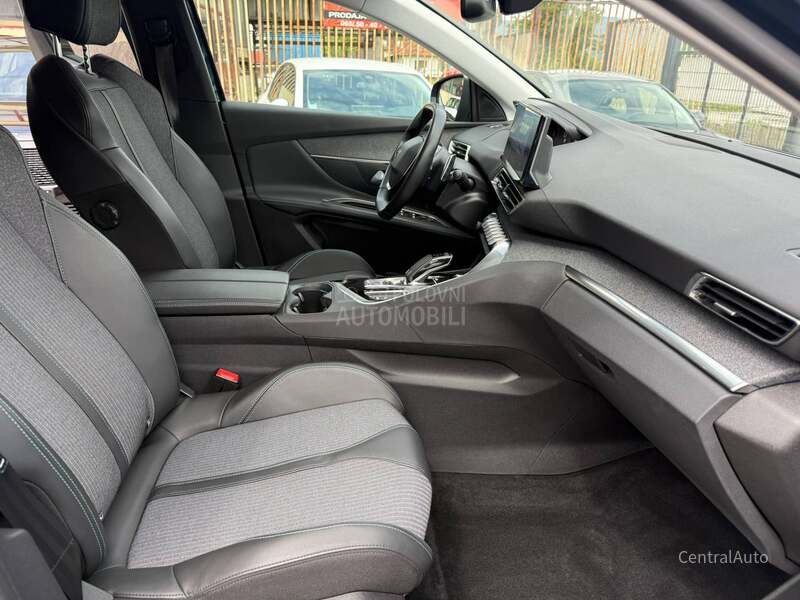 Peugeot 3008 1.5HDI ALURE V.S.