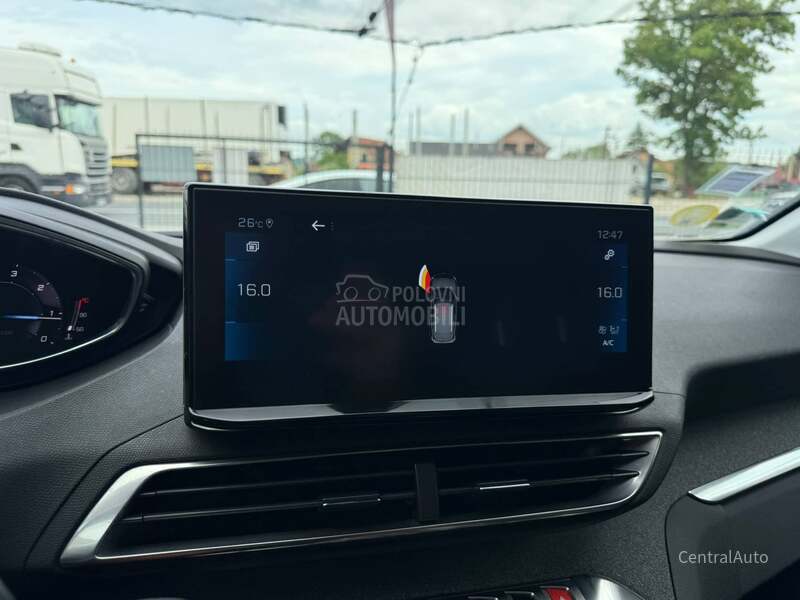 Peugeot 3008 1.5HDI ALURE V.S.