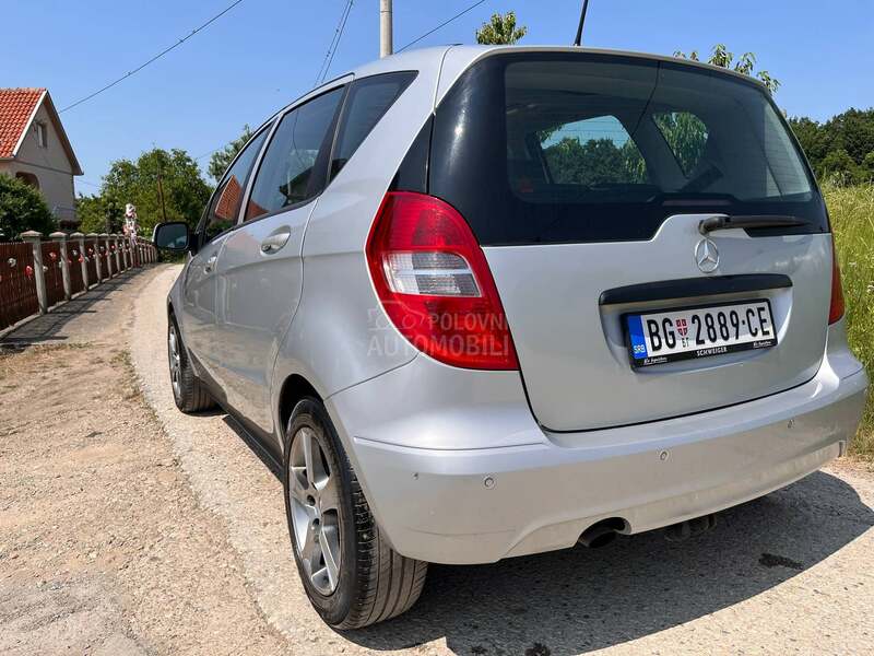 Mercedes Benz A 160 vredi videti nov