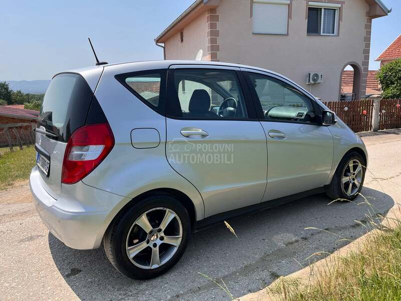 Mercedes Benz A 160 vredi videti nov