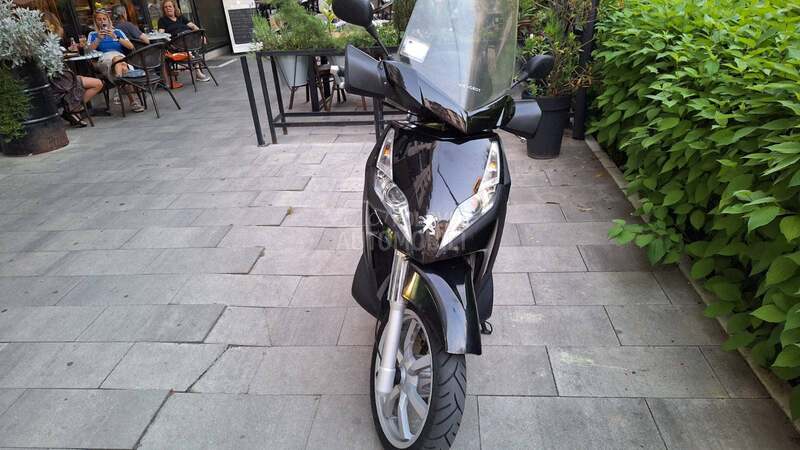 Peugeot Geopolis 250