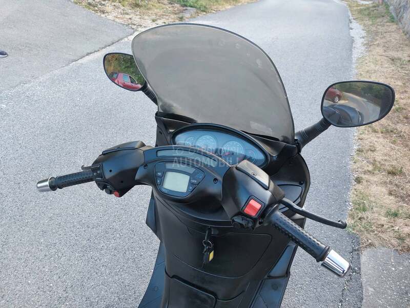 Piaggio x9