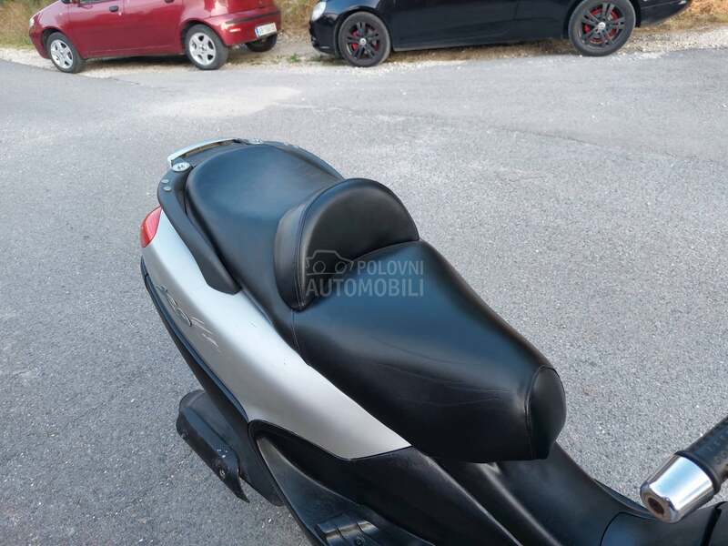 Piaggio x9