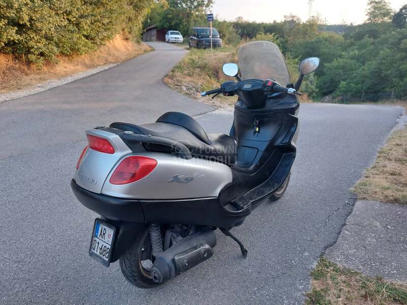 Piaggio x9