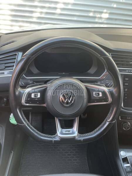 Volkswagen Tiguan R-LINE 239