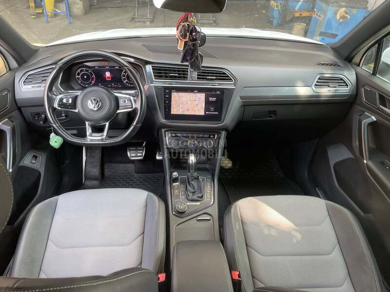 Volkswagen Tiguan R-LINE 239