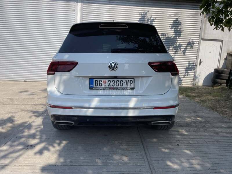 Volkswagen Tiguan R-LINE 239