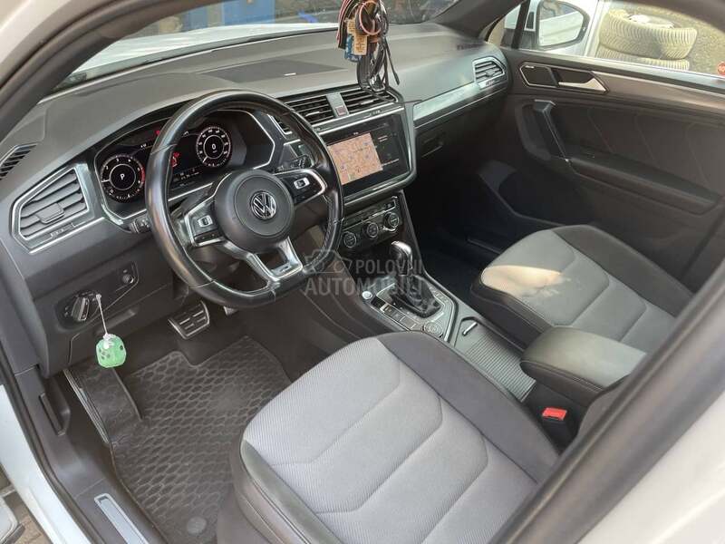 Volkswagen Tiguan R-LINE 239