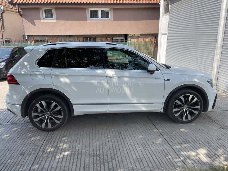 Volkswagen Tiguan R-LINE 239