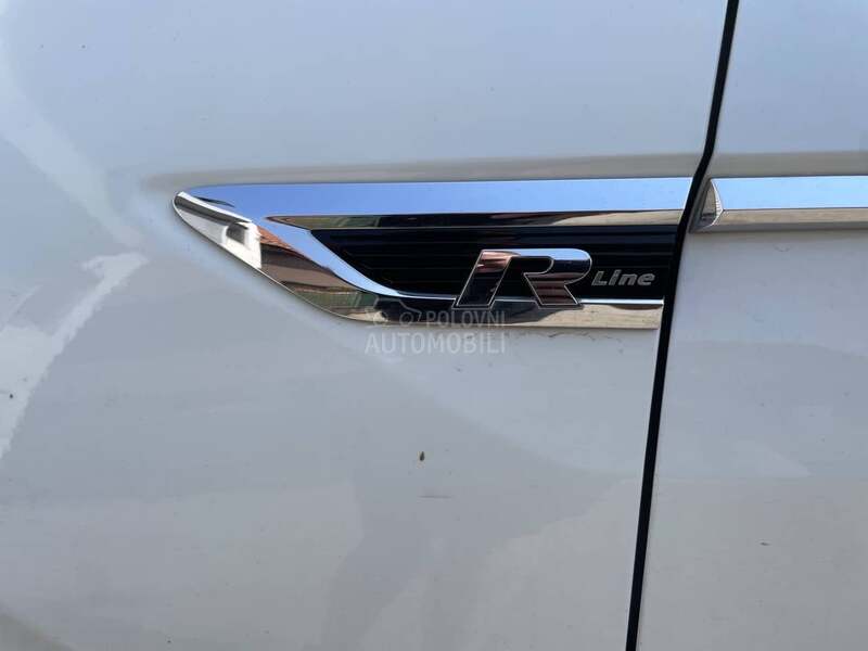 Volkswagen Tiguan R-LINE 239