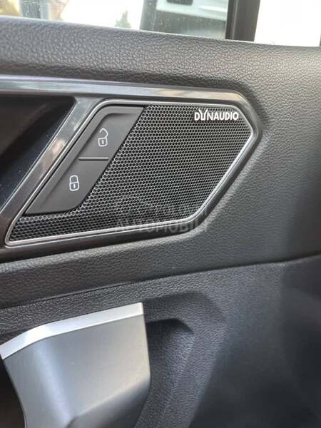 Volkswagen Tiguan R-LINE 239