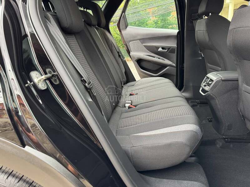 Peugeot 3008 EAT8 ACTIVE PACK