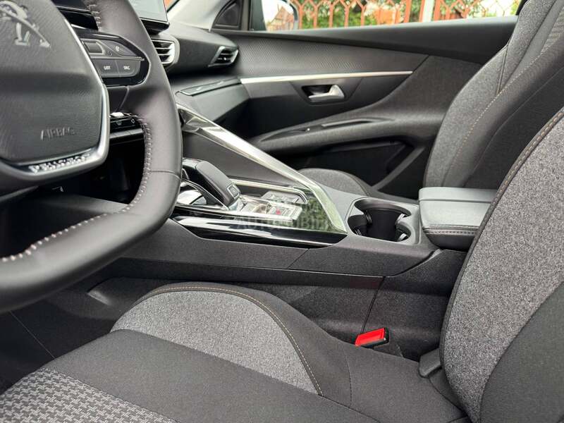 Peugeot 3008 EAT8 ACTIVE PACK