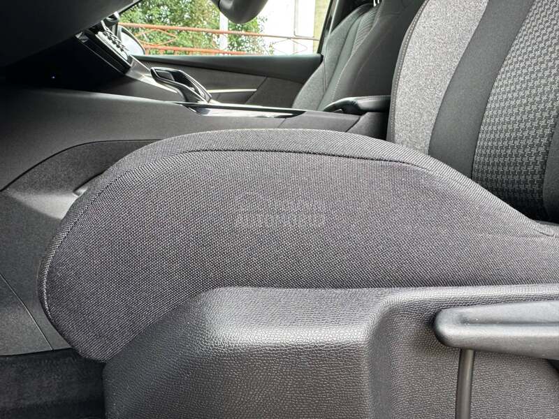 Peugeot 3008 EAT8 ACTIVE PACK
