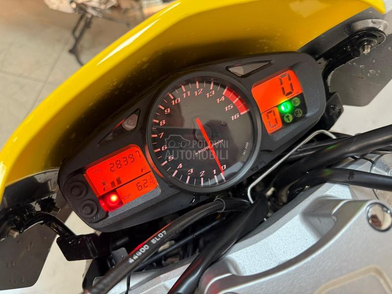 Suzuki GSR 600 YOSHIMURA